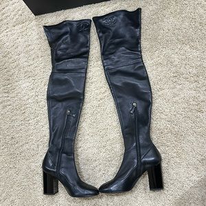 Chanel CC LOGO Knee-high boots